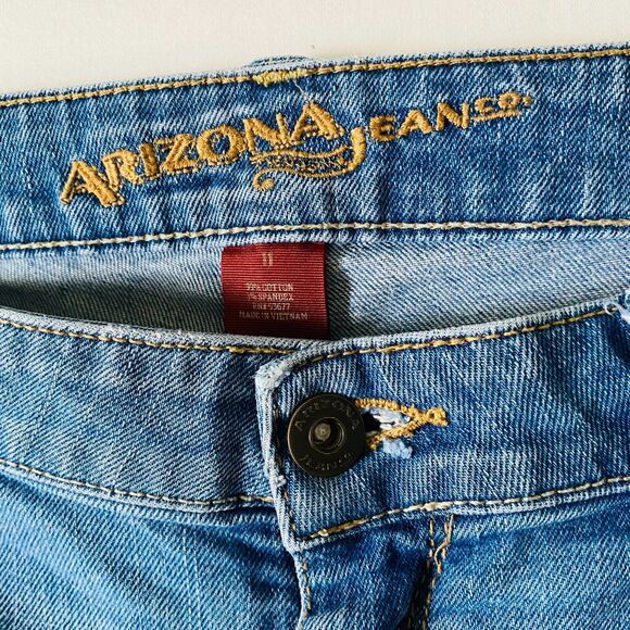 Arizona Jean Co Womens‎ Blue Denim Stretch Distressed Shorts Sz 11 - Picture 3 of 10
